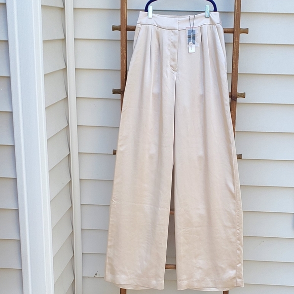 NEW! Express Wide-Leg Draped Satin Cream Trousers Size 4L - Picture 3 of 9